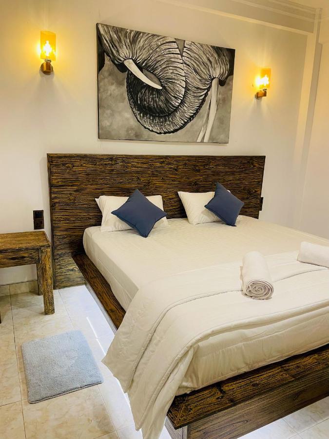 Rusty Bunk Villa แคนดี้ ภายนอก รูปภาพ