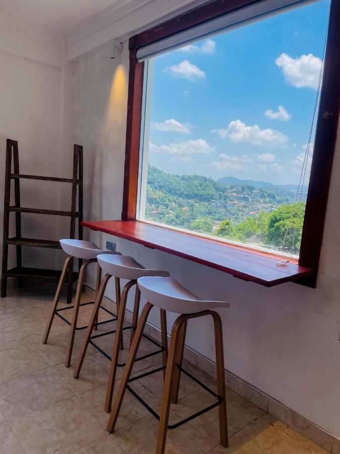 Rusty Bunk Villa แคนดี้ ภายนอก รูปภาพ