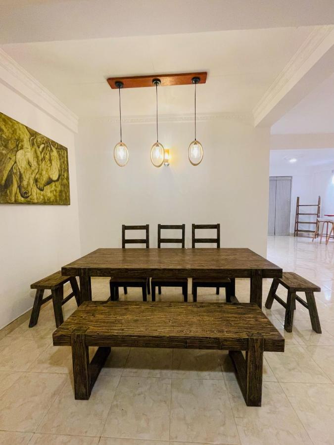 Rusty Bunk Villa แคนดี้ ภายนอก รูปภาพ